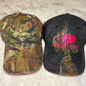2 Ladies Camo Caps